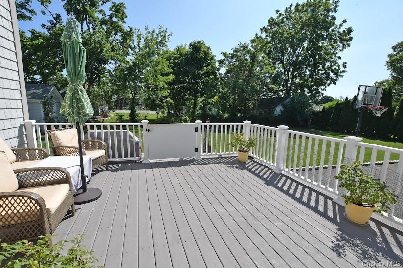 Single Family Marcy Avenue Suffolk County, NY 11901, MLS-1028749-41