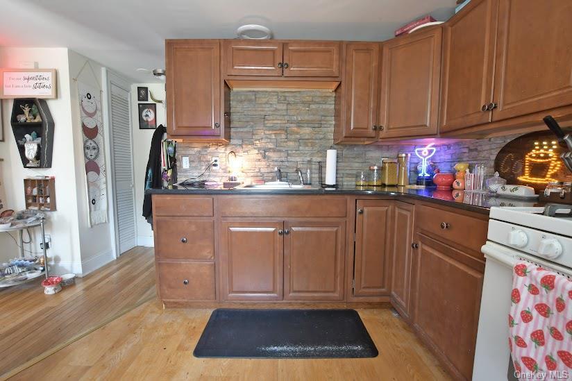 Single Family Marcy Avenue Suffolk County, NY 11901, MLS-1028749-7