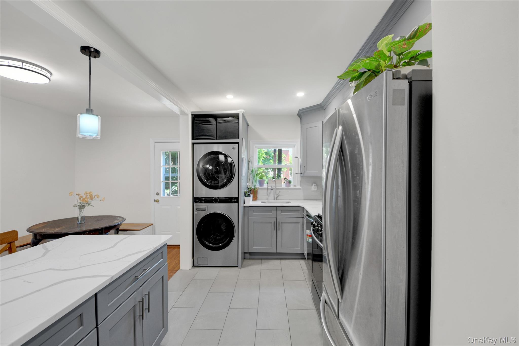Single Family Hering Avenue Bronx, NY 10461, MLS-1028761-10