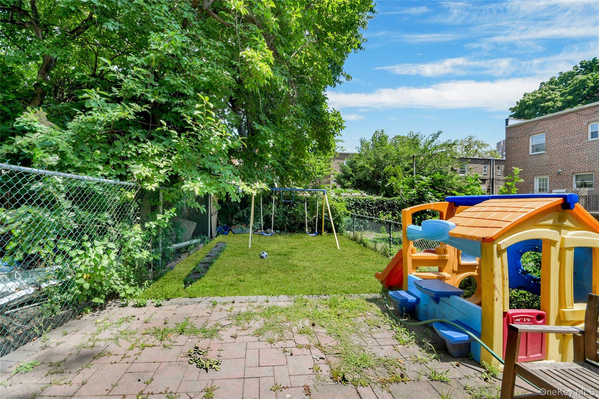 Single Family Hering Avenue Bronx, NY 10461, MLS-1028761-20