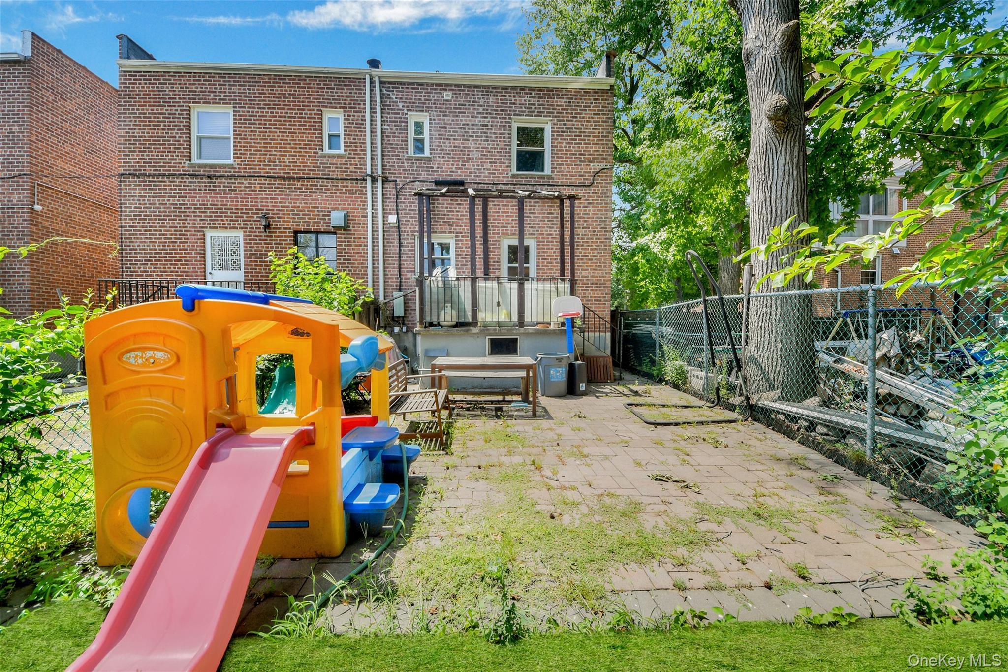 Single Family Hering Avenue Bronx, NY 10461, MLS-1028761-21