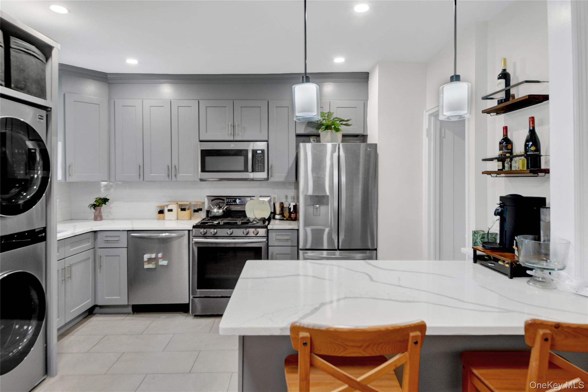 Single Family Hering Avenue Bronx, NY 10461, MLS-1028761-8