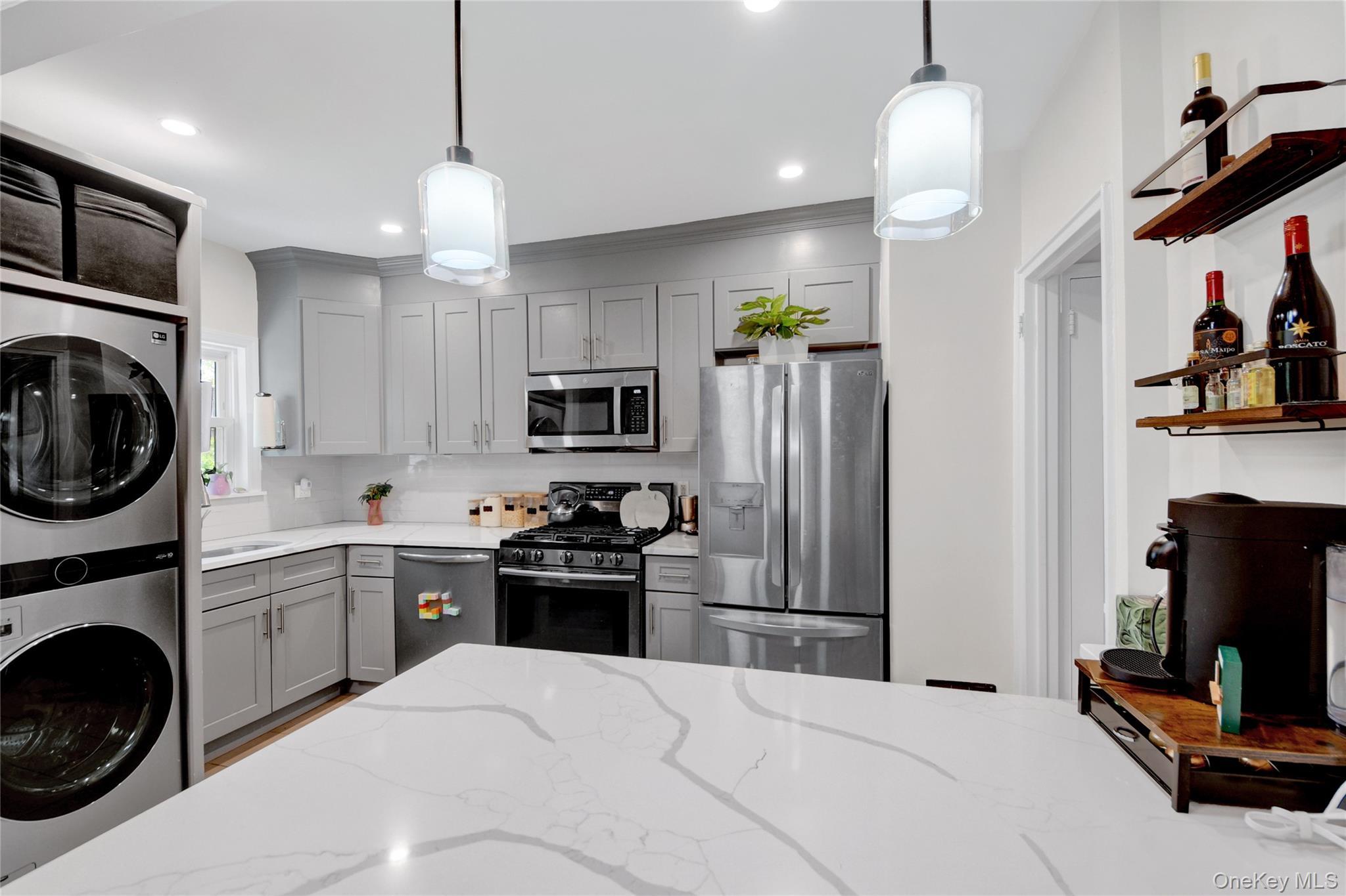 Single Family Hering Avenue Bronx, NY 10461, MLS-1028761-9
