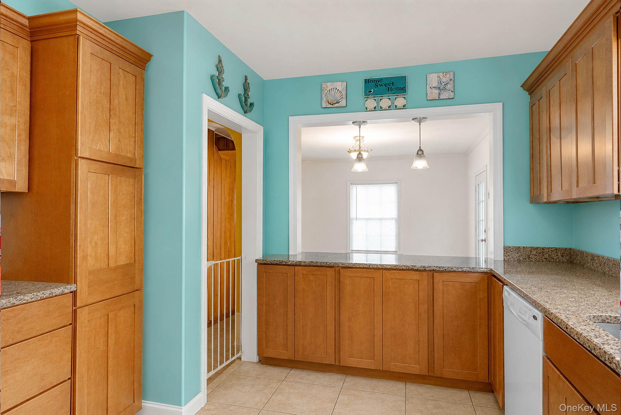 Single Family Venetian Boulevard Suffolk County, NY 11757, MLS-1028781-14
