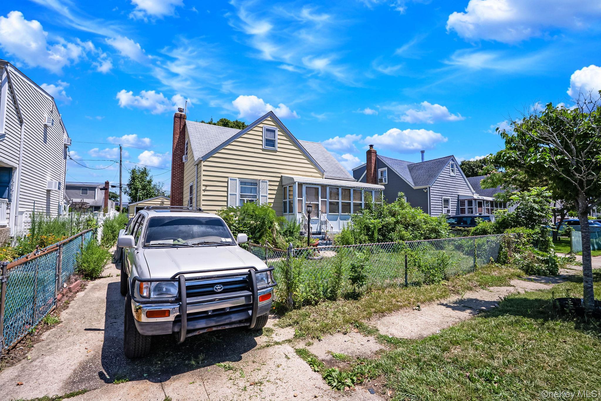 Single Family Venetian Boulevard Suffolk County, NY 11757, MLS-1028781-2