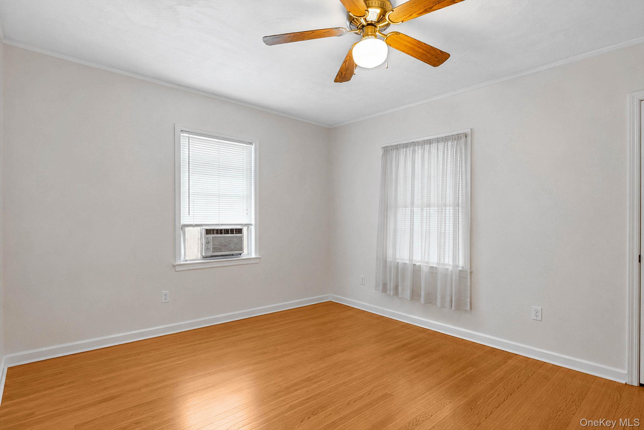 Single Family Venetian Boulevard Suffolk County, NY 11757, MLS-1028781-24