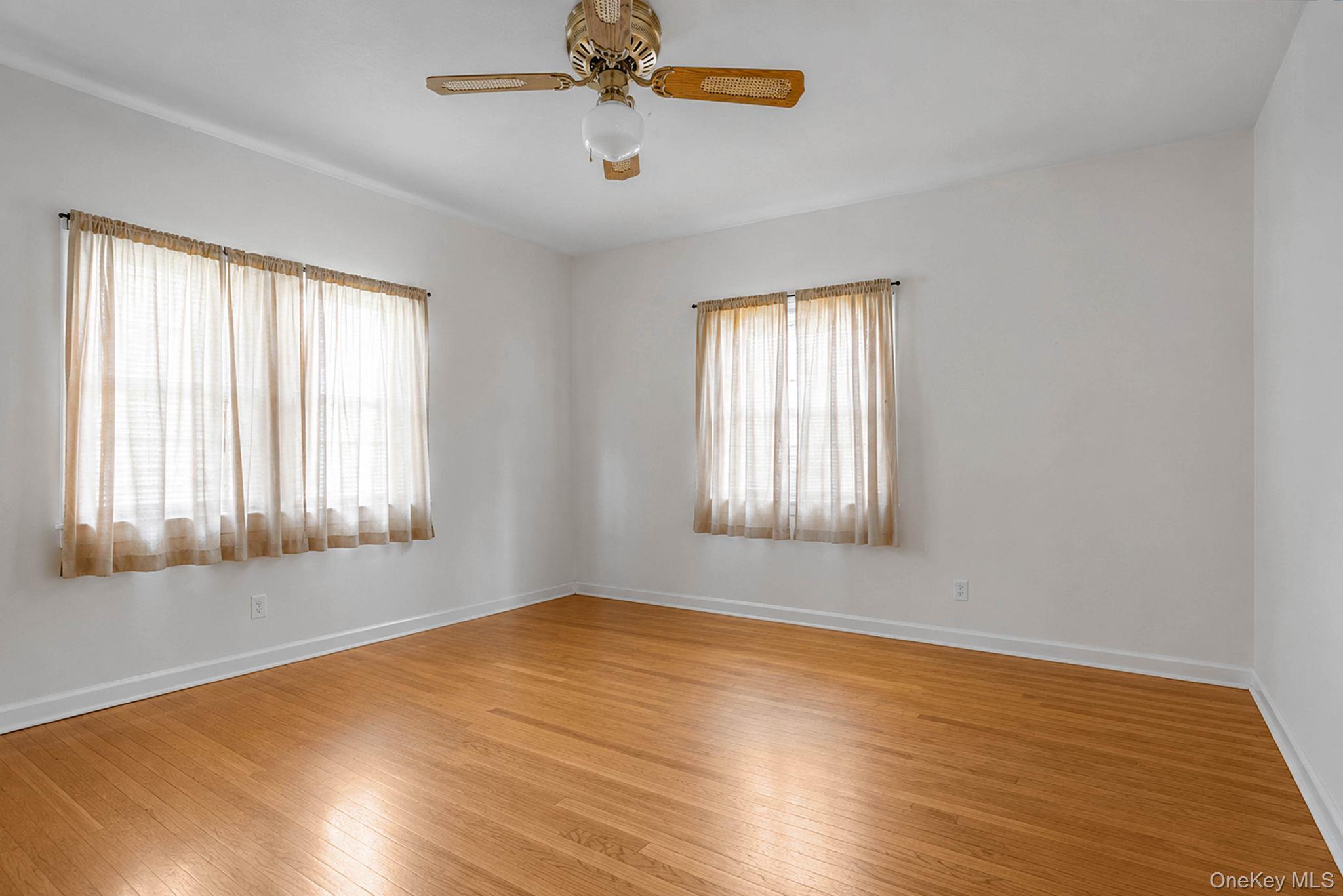 Single Family Venetian Boulevard Suffolk County, NY 11757, MLS-1028781-26