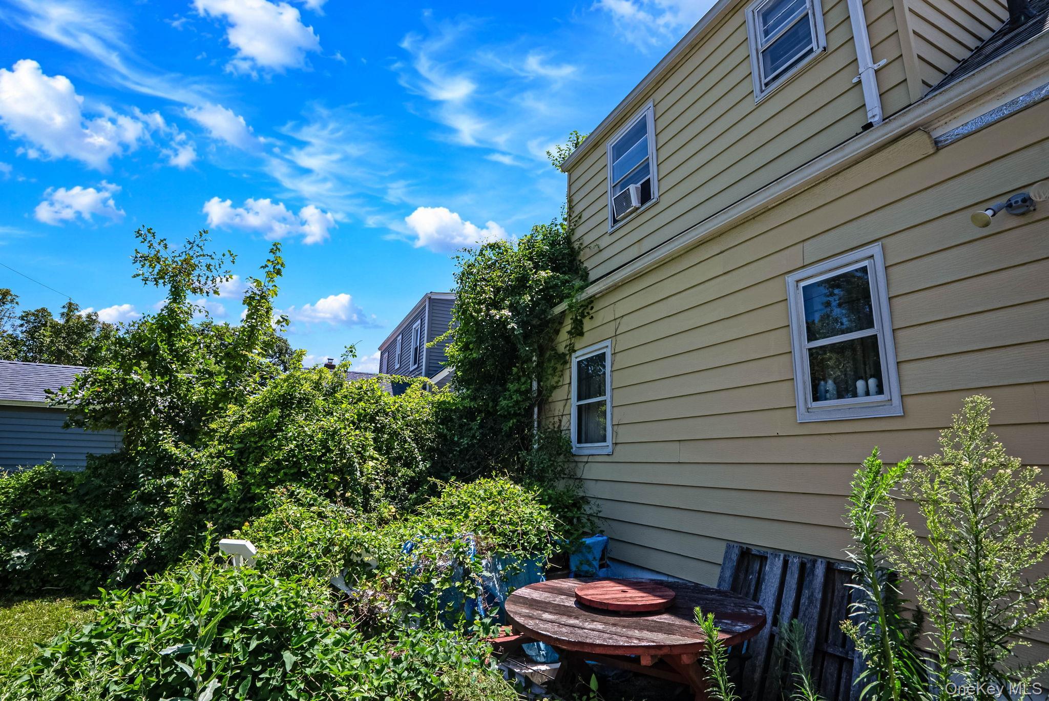 Single Family Venetian Boulevard Suffolk County, NY 11757, MLS-1028781-35