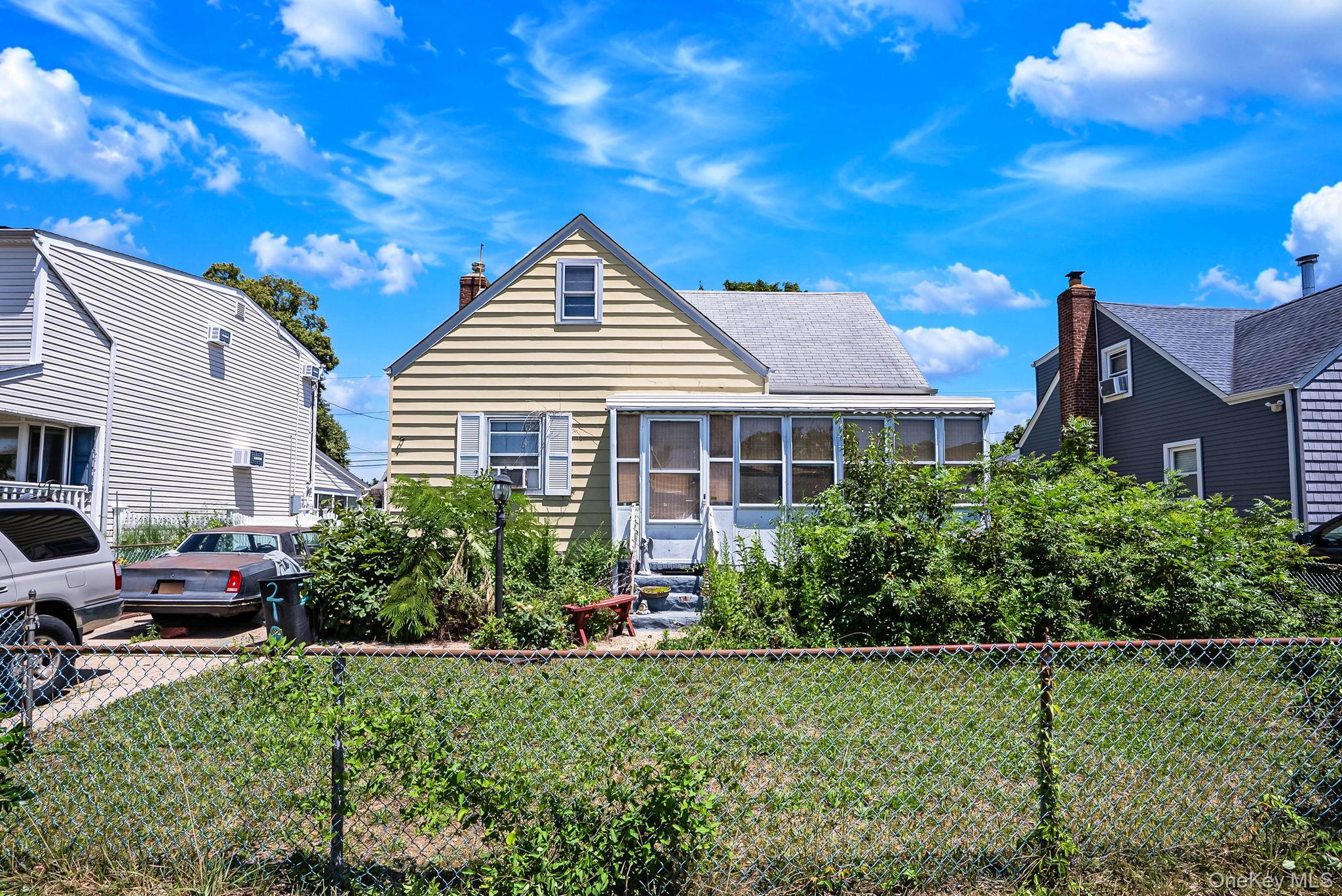 Single Family Venetian Boulevard Suffolk County, NY 11757, MLS-1028781-4