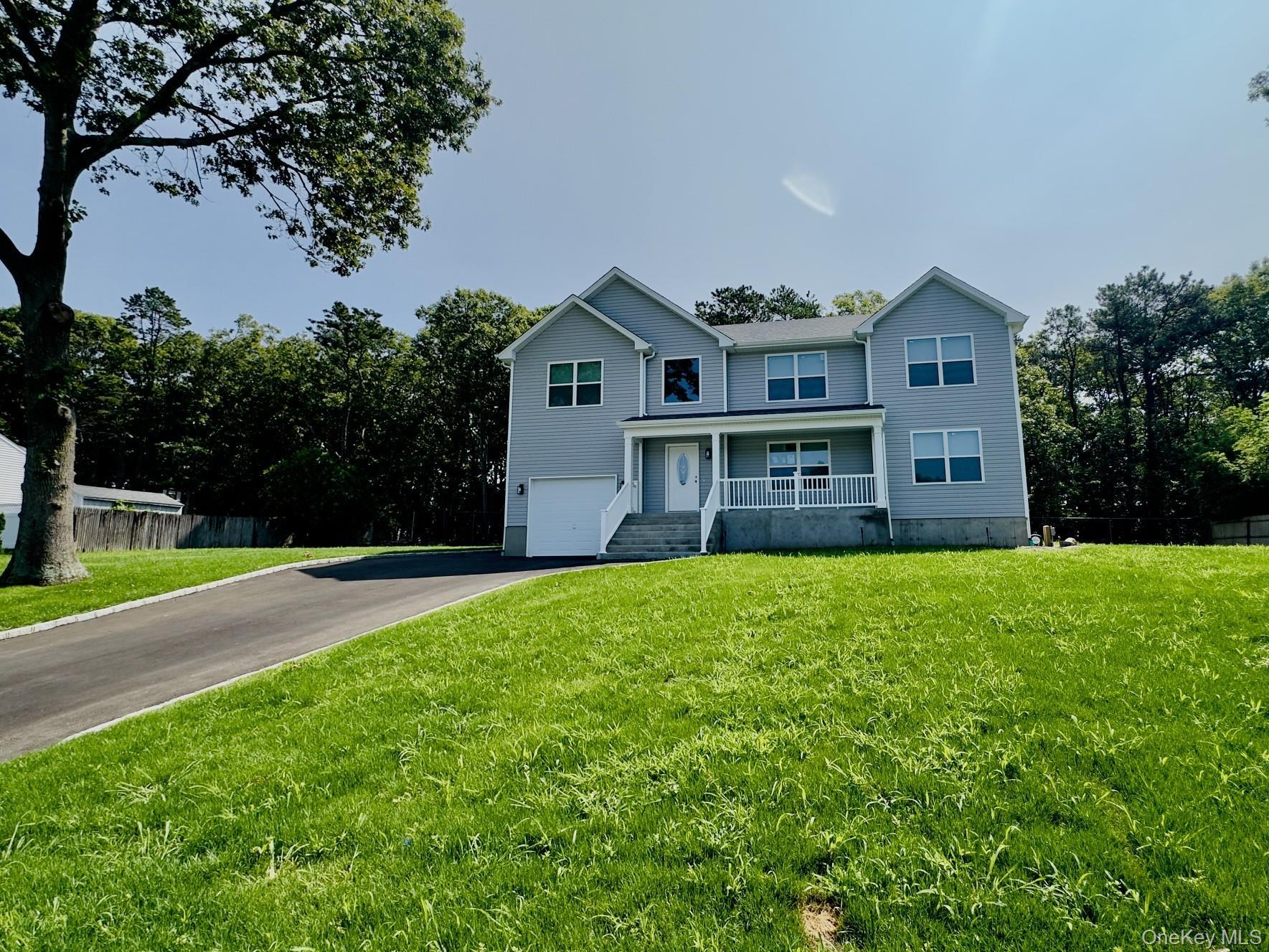 Single Family Walnut Street Suffolk County, NY 11727, MLS-1028796-17