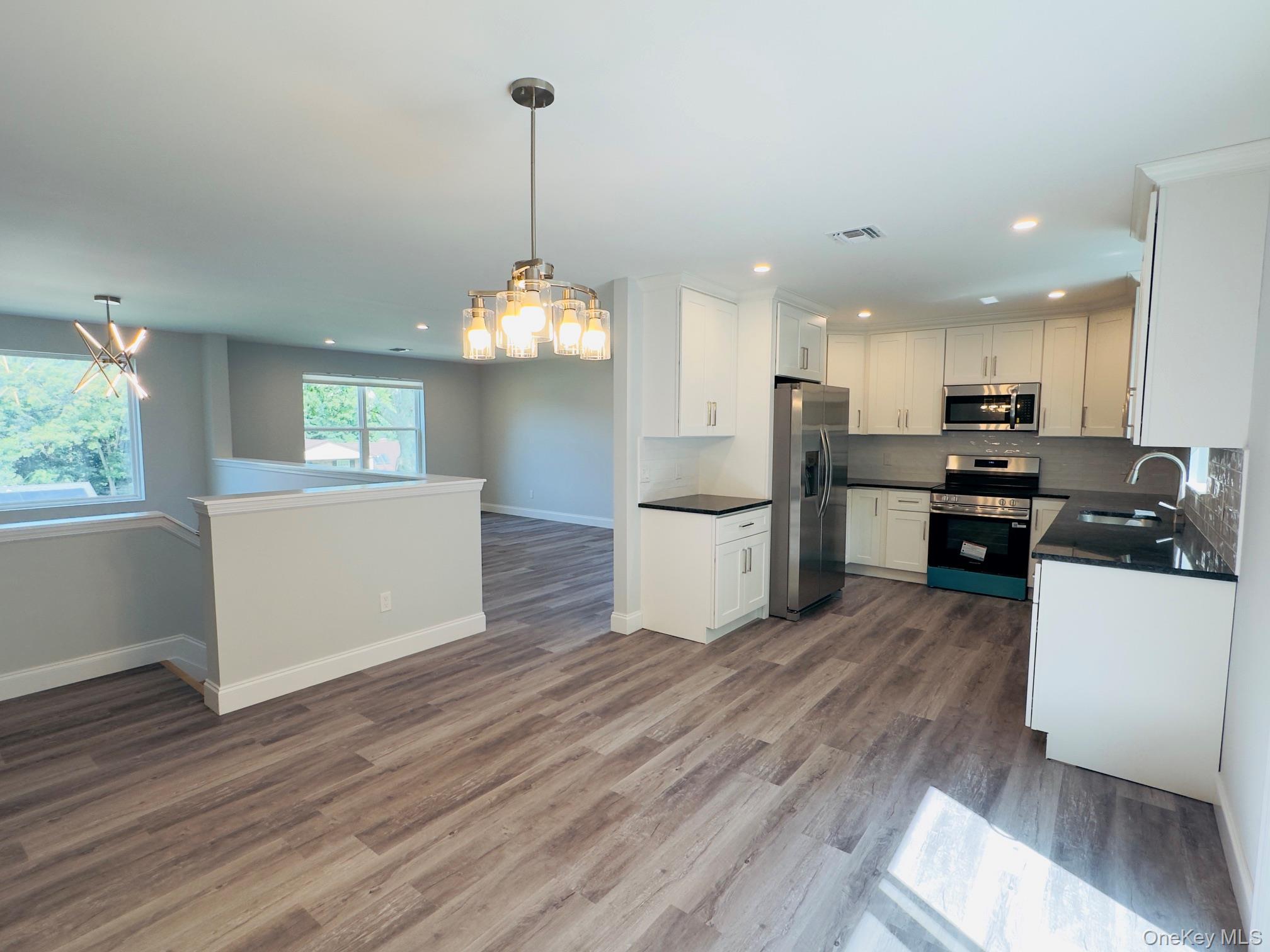 Single Family Walnut Street Suffolk County, NY 11727, MLS-1028796-4