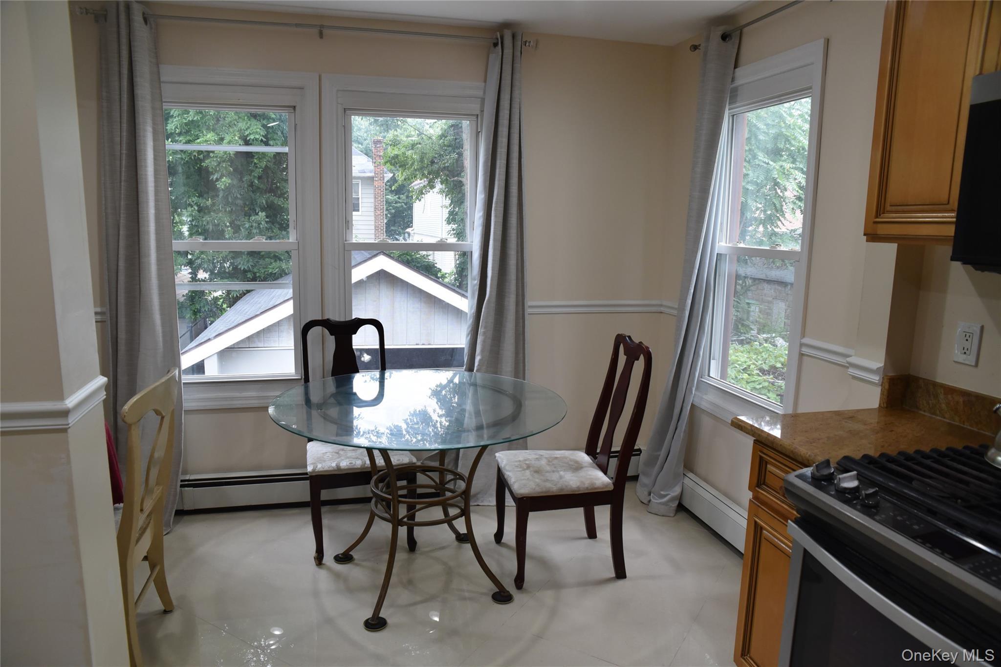 Single Family Digney Avenue  Bronx, NY 10466, MLS-1028801-10