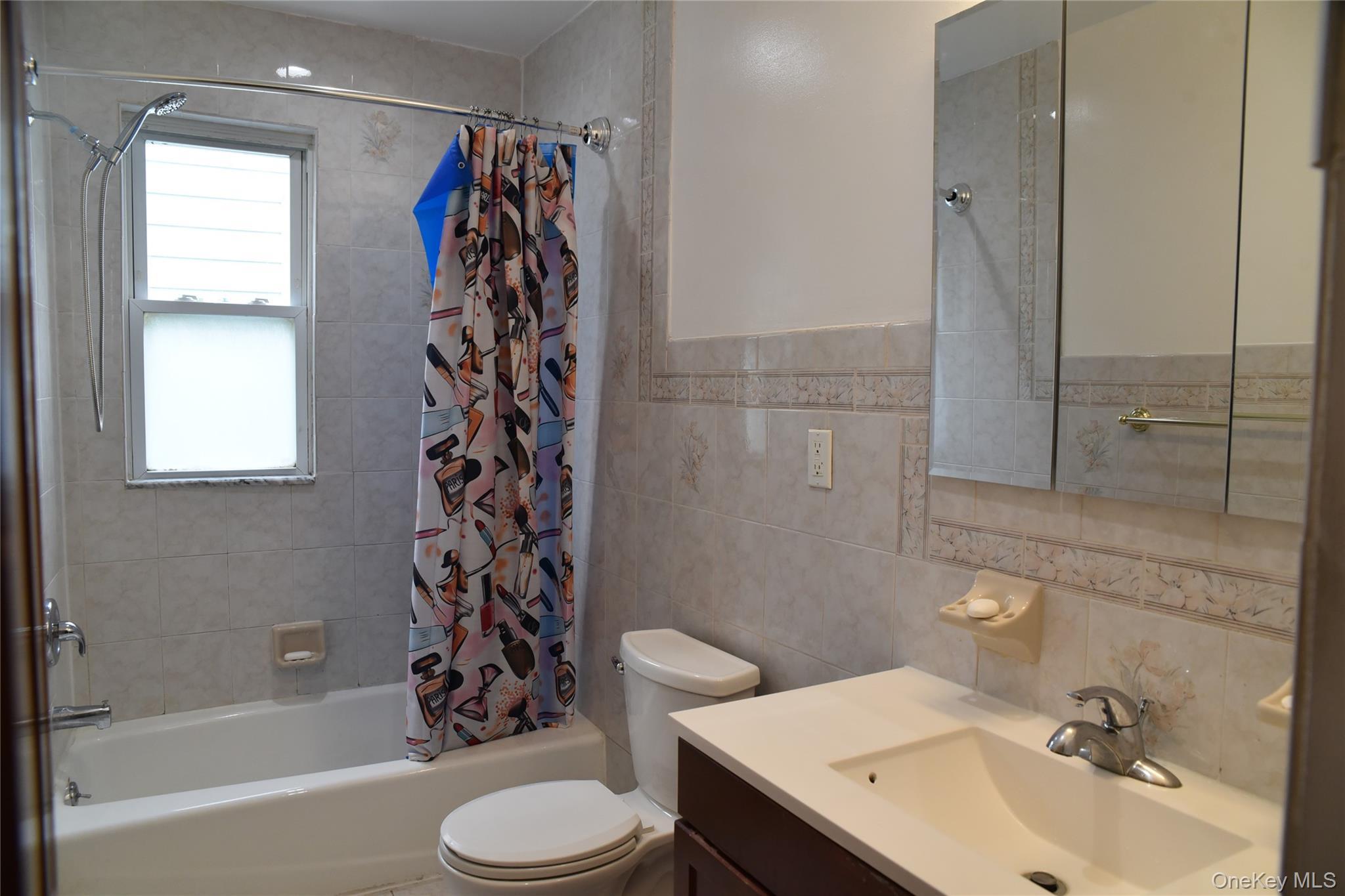 Single Family Digney Avenue  Bronx, NY 10466, MLS-1028801-13