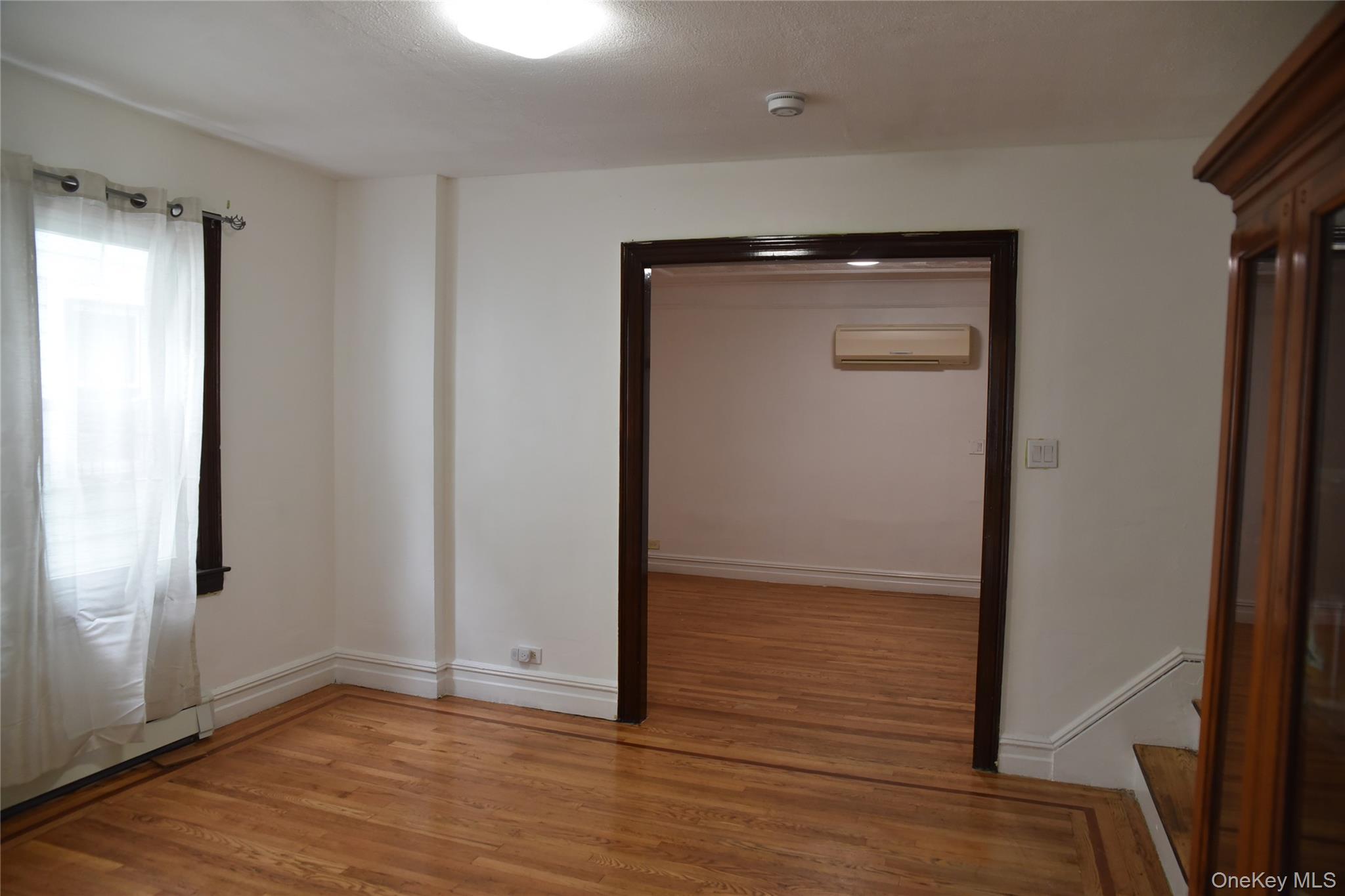 Single Family Digney Avenue  Bronx, NY 10466, MLS-1028801-7