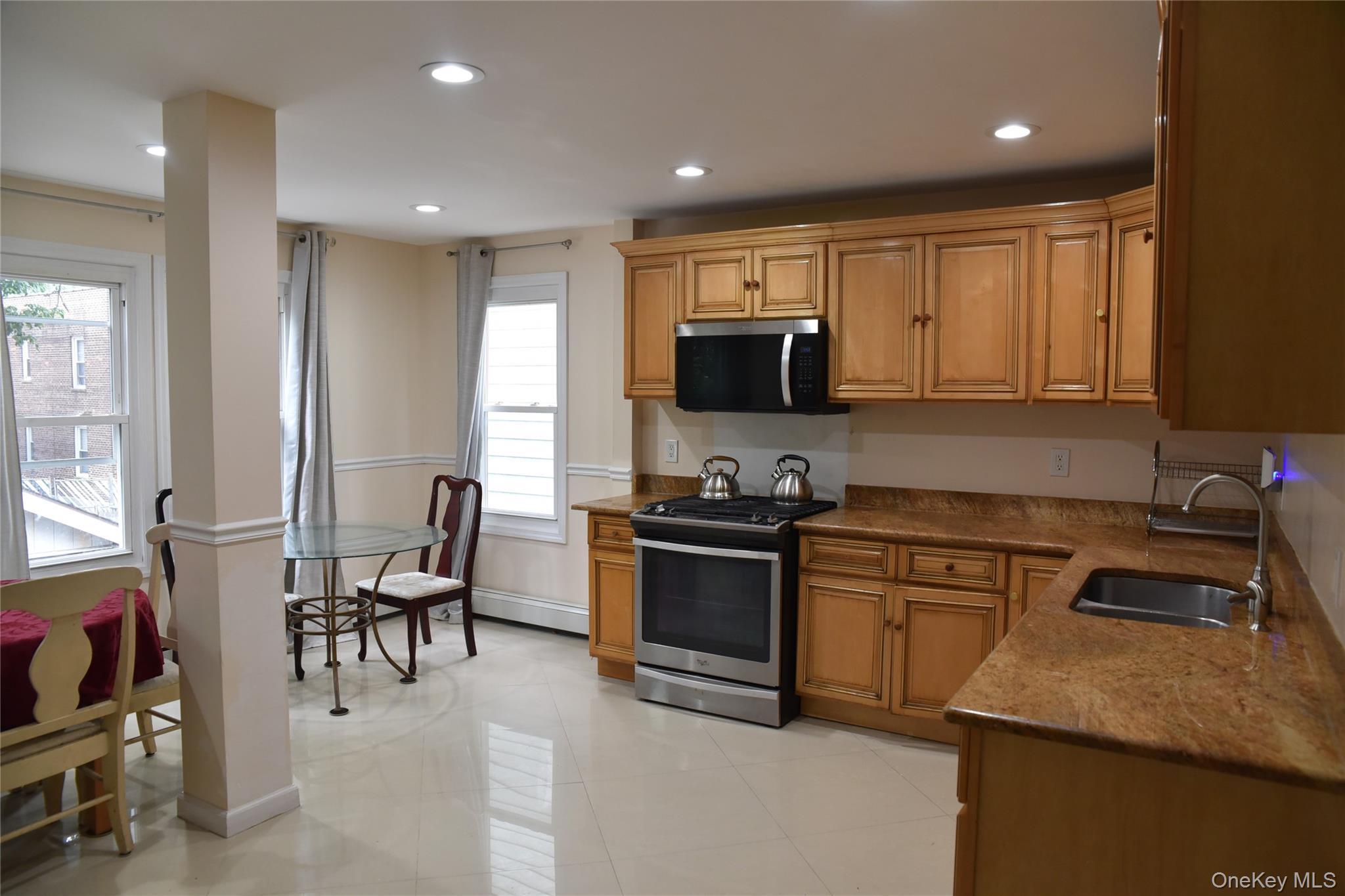 Single Family Digney Avenue  Bronx, NY 10466, MLS-1028801-9