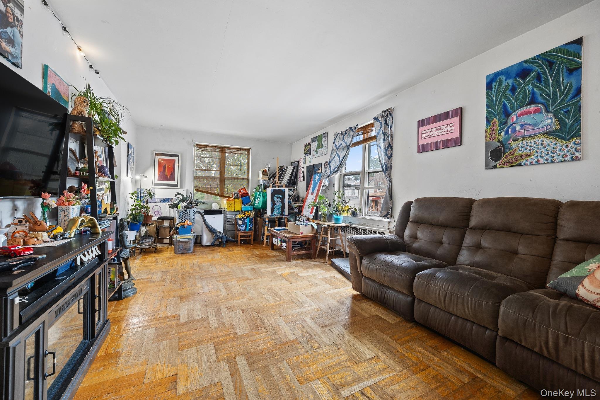 Single Family Woodhull Avenue  Bronx, NY 10469, MLS-1028812-18