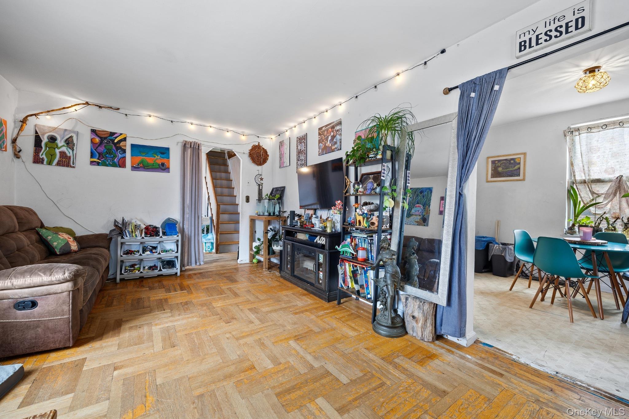 Single Family Woodhull Avenue  Bronx, NY 10469, MLS-1028812-19