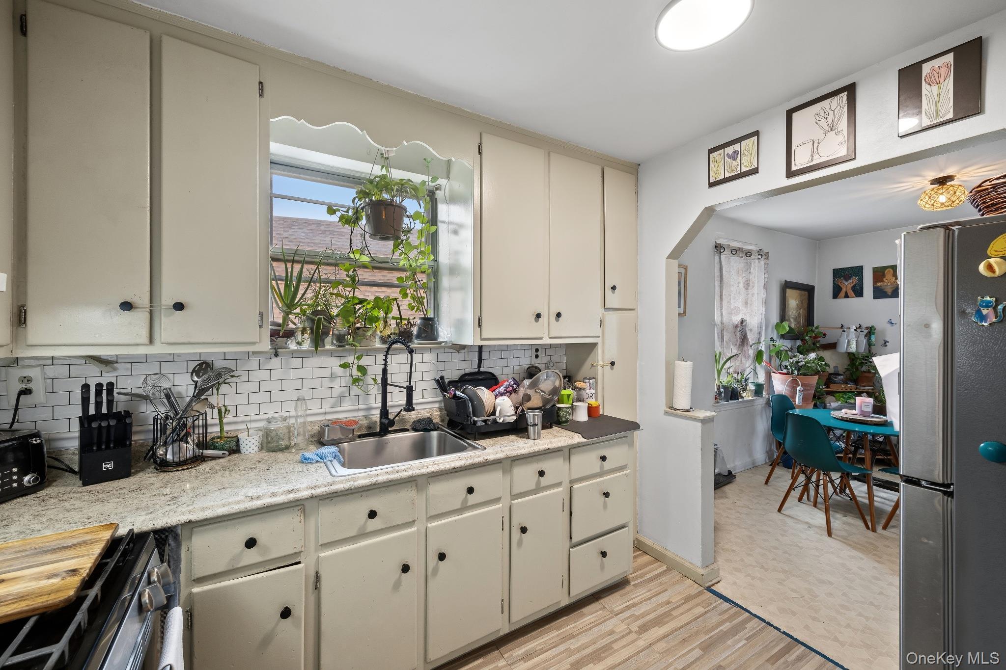 Single Family Woodhull Avenue  Bronx, NY 10469, MLS-1028812-23