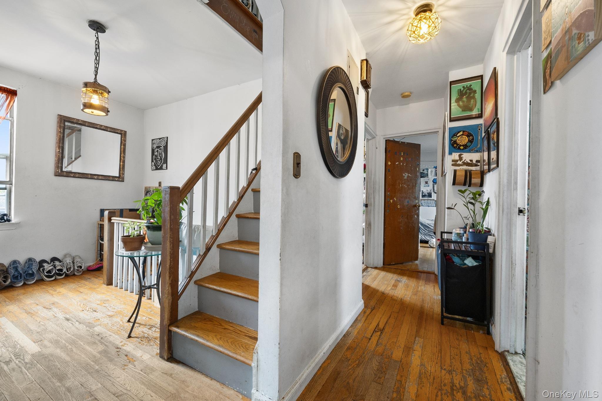 Single Family Woodhull Avenue  Bronx, NY 10469, MLS-1028812-24