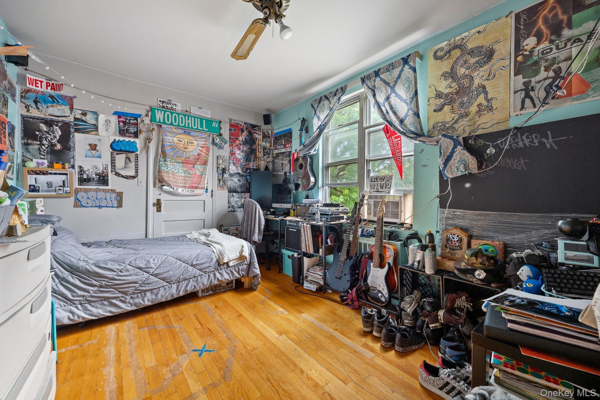 Single Family Woodhull Avenue  Bronx, NY 10469, MLS-1028812-26