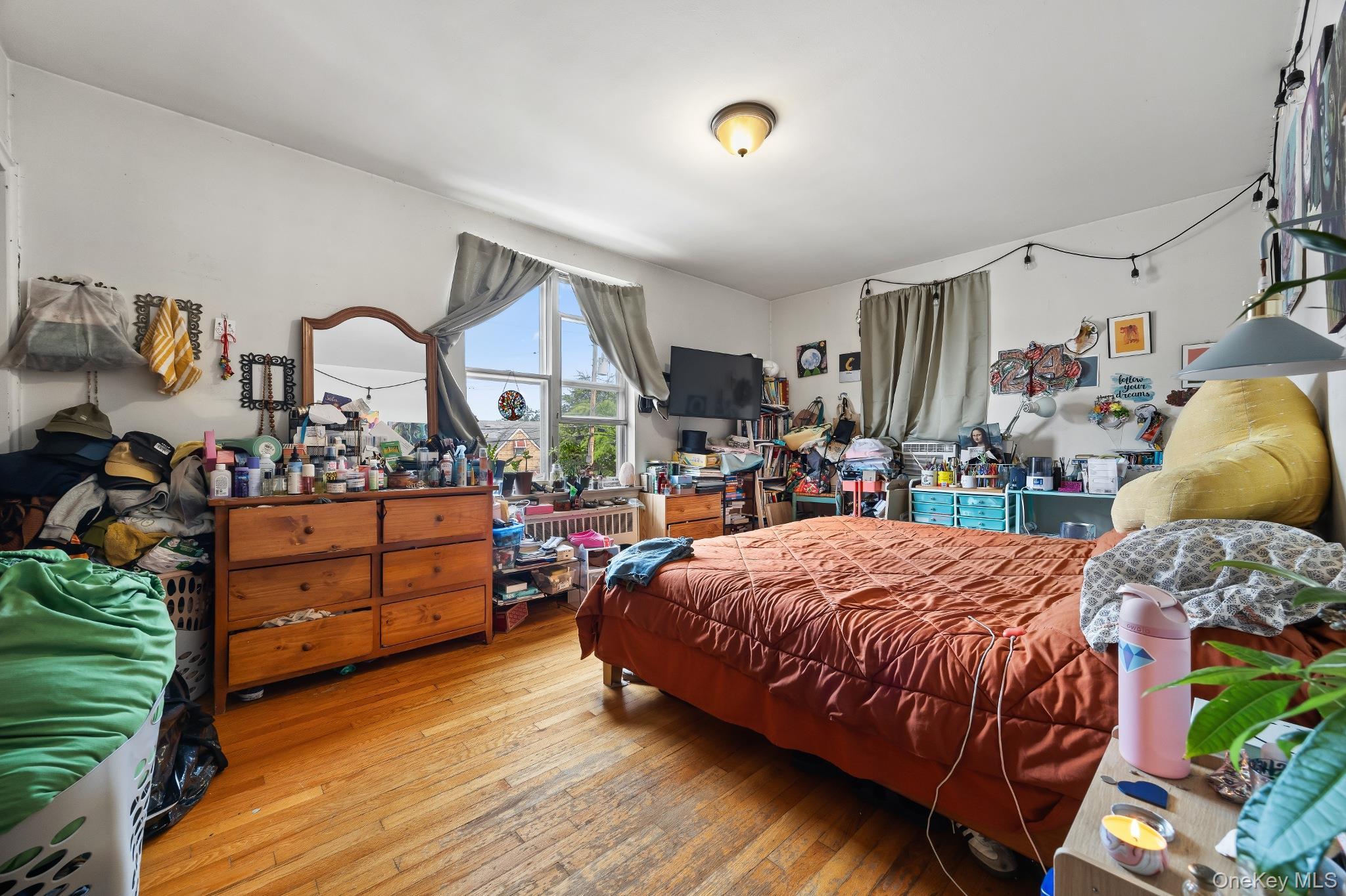 Single Family Woodhull Avenue  Bronx, NY 10469, MLS-1028812-27