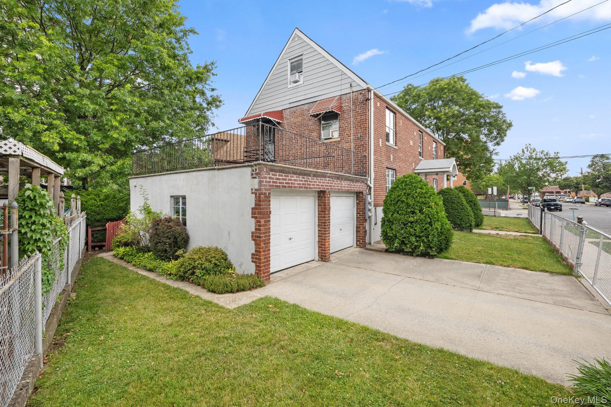 Single Family Woodhull Avenue  Bronx, NY 10469, MLS-1028812-3