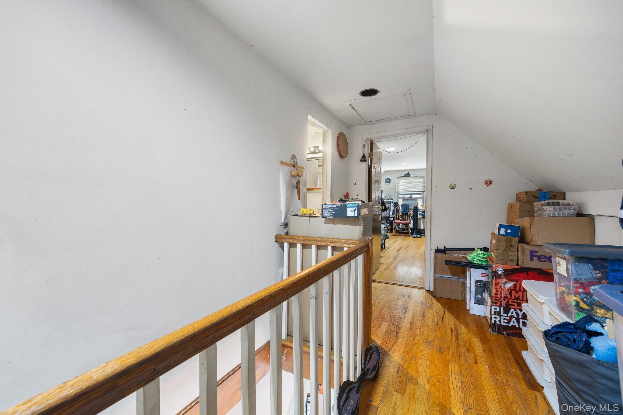 Single Family Woodhull Avenue  Bronx, NY 10469, MLS-1028812-31