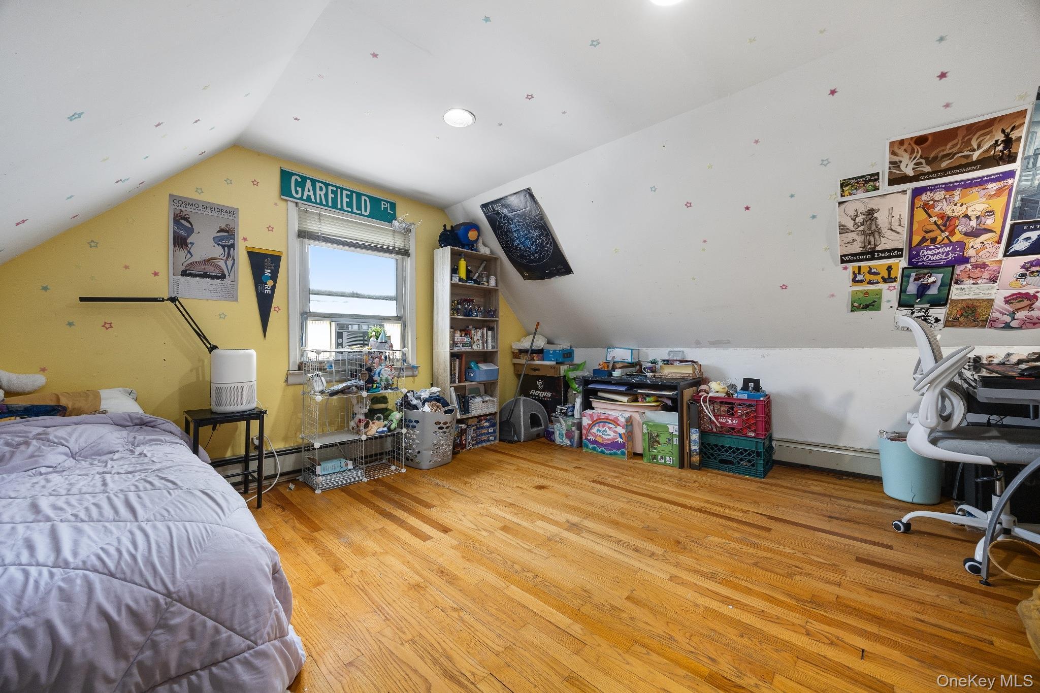 Single Family Woodhull Avenue  Bronx, NY 10469, MLS-1028812-32