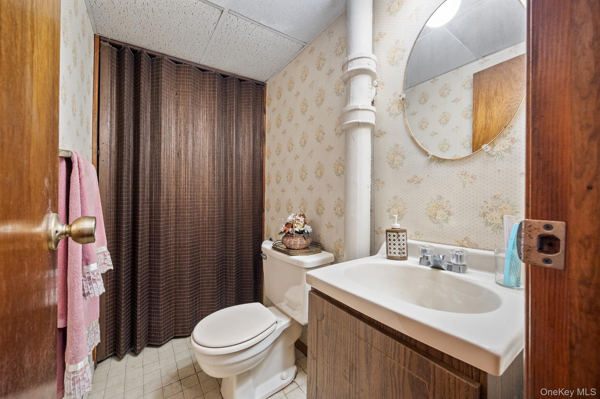 Single Family Woodhull Avenue  Bronx, NY 10469, MLS-1028812-35