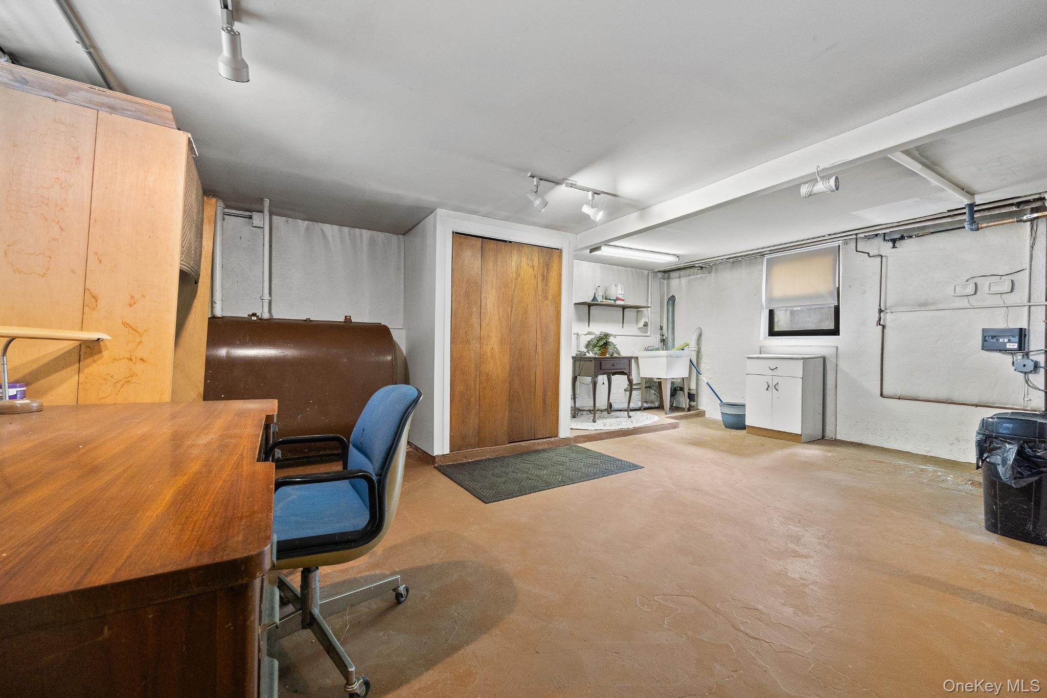 Single Family Woodhull Avenue  Bronx, NY 10469, MLS-1028812-36