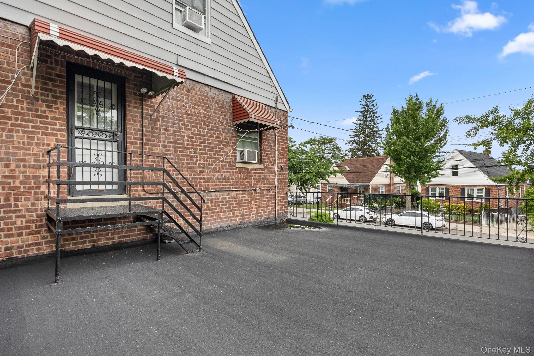 Single Family Woodhull Avenue  Bronx, NY 10469, MLS-1028812-7
