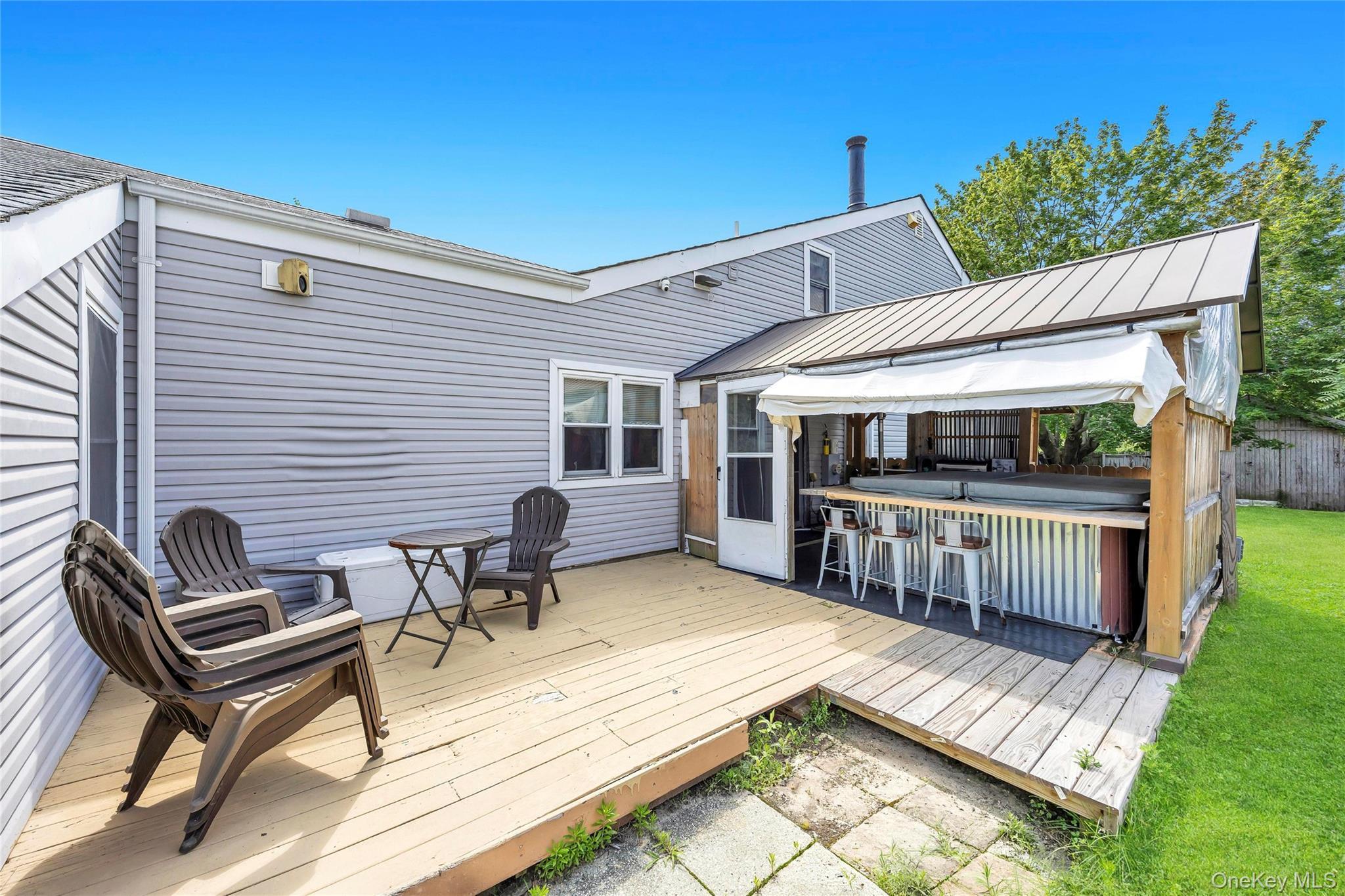 Single Family Handy Lane Suffolk County, NY 11763, MLS-1028835-11