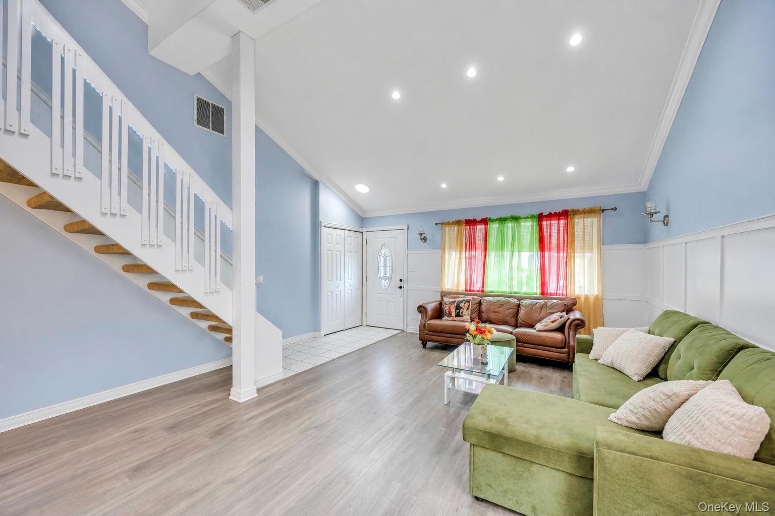 Single Family Handy Lane Suffolk County, NY 11763, MLS-1028835-17