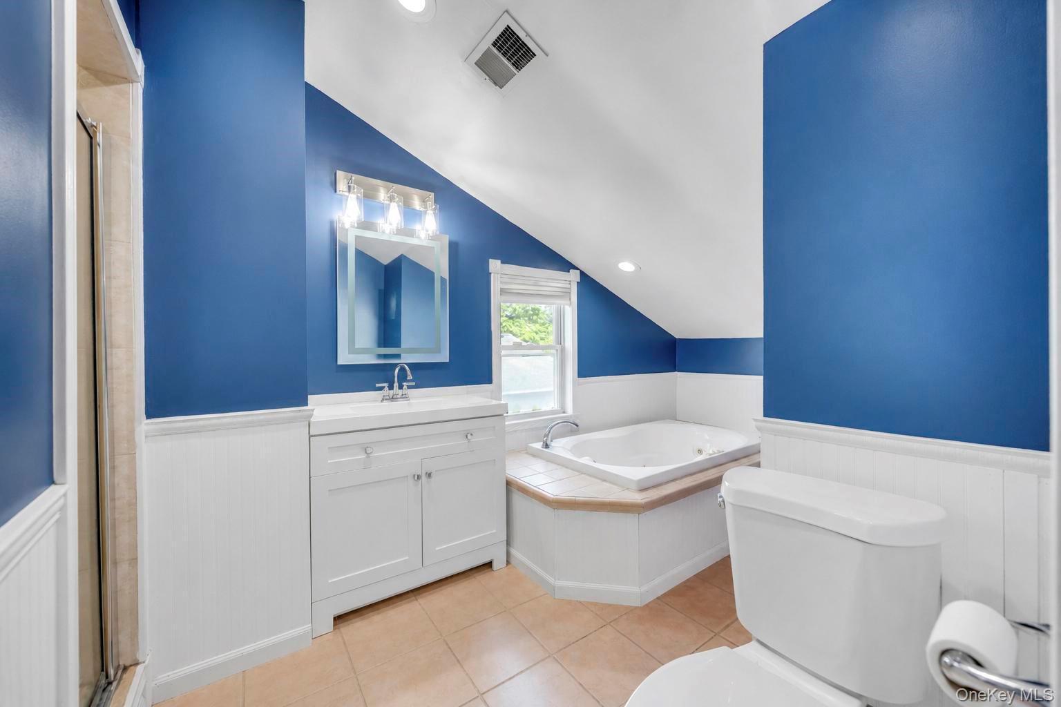 Single Family Handy Lane Suffolk County, NY 11763, MLS-1028835-34