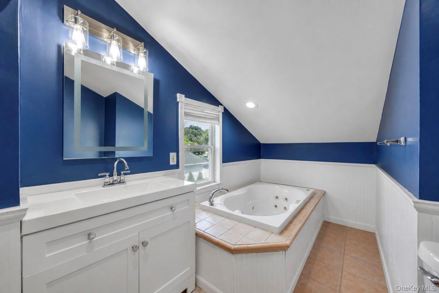 Single Family Handy Lane Suffolk County, NY 11763, MLS-1028835-36