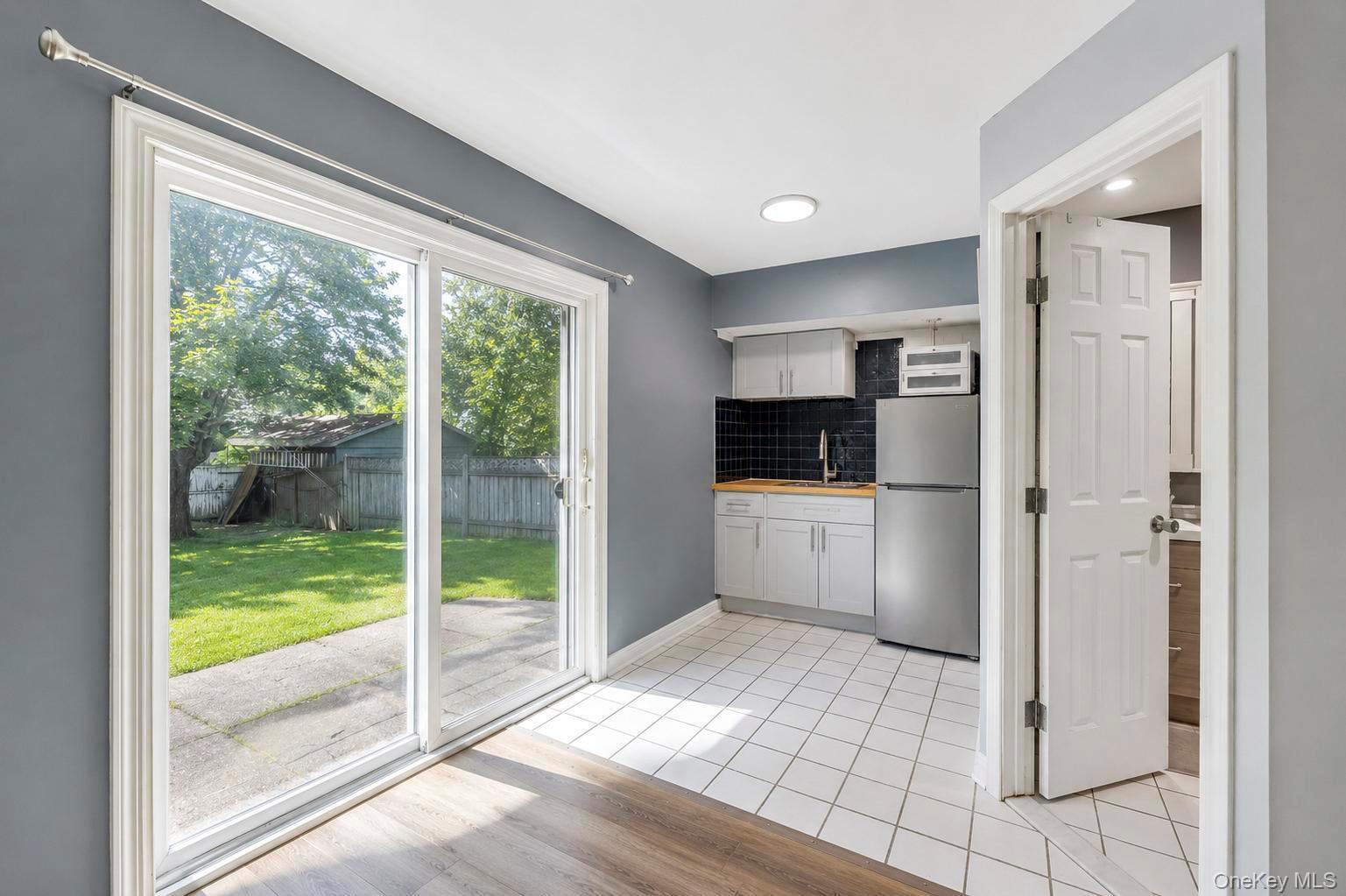 Single Family Handy Lane Suffolk County, NY 11763, MLS-1028835-38