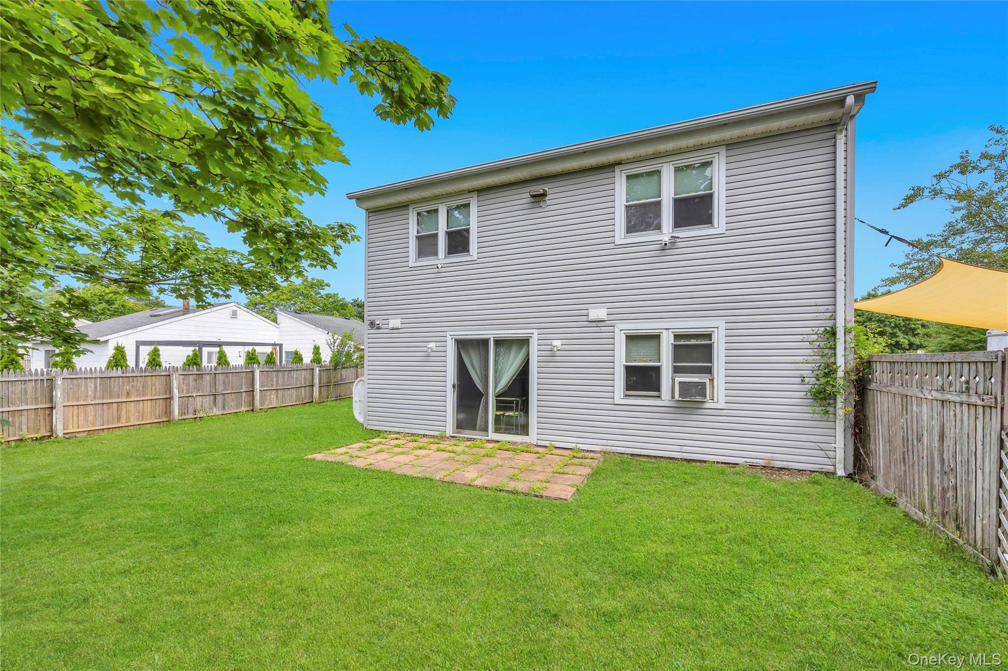Single Family Handy Lane Suffolk County, NY 11763, MLS-1028835-7