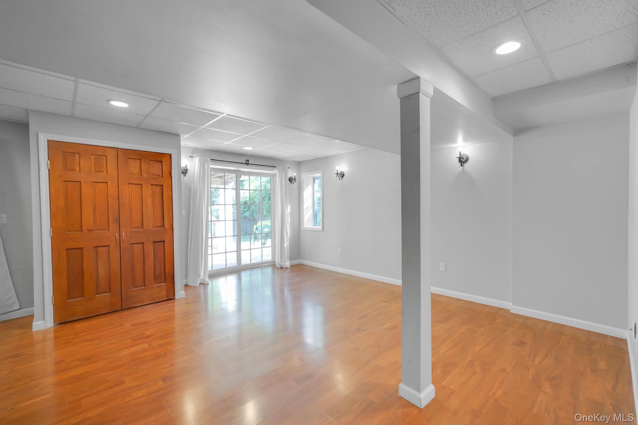 Single Family Dover Court Suffolk County, NY 11792, MLS-1028845-37