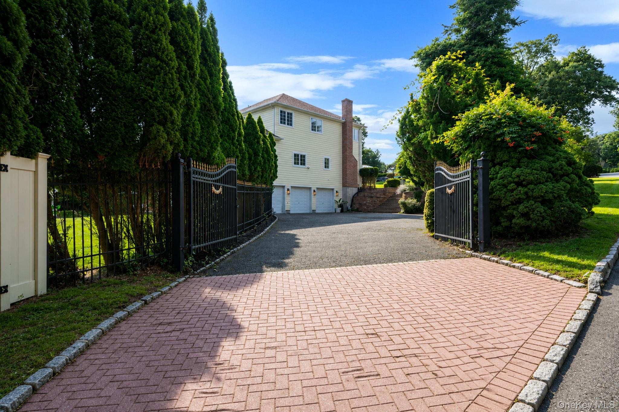 Single Family Dover Court Suffolk County, NY 11792, MLS-1028845-48