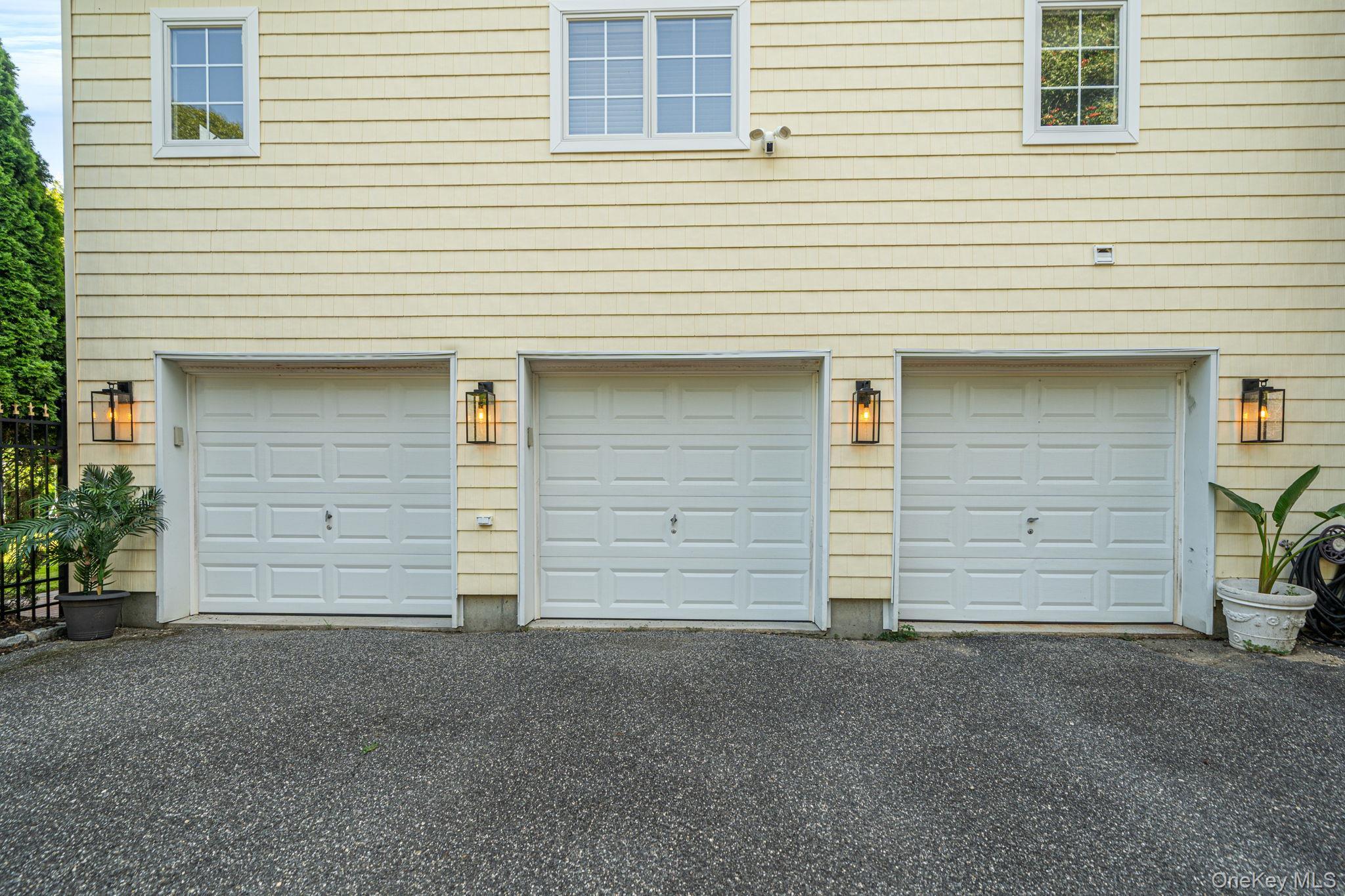Single Family Dover Court Suffolk County, NY 11792, MLS-1028845-49