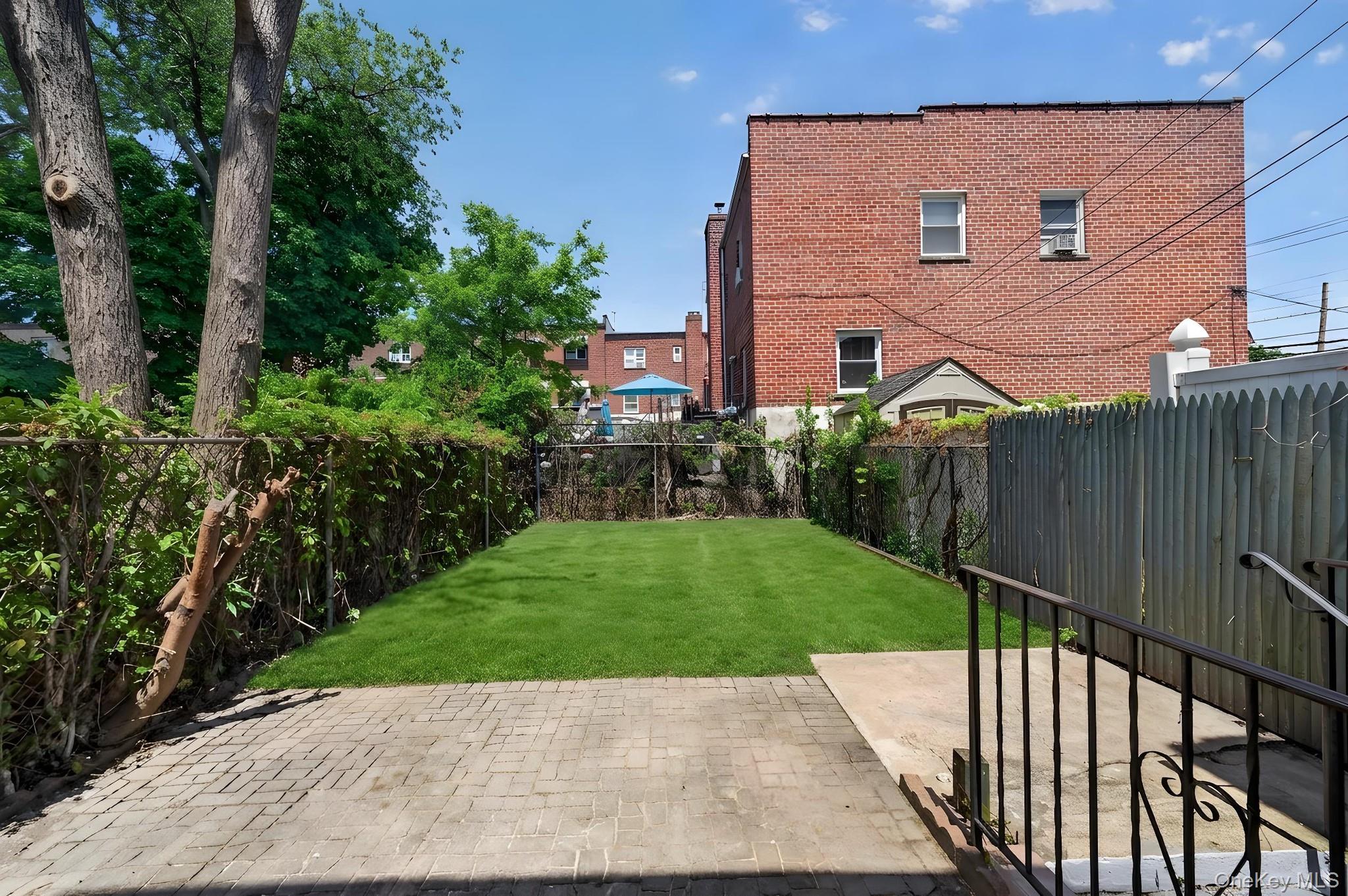 Single Family E 218th Street  Bronx, NY 10469, MLS-1028848-12