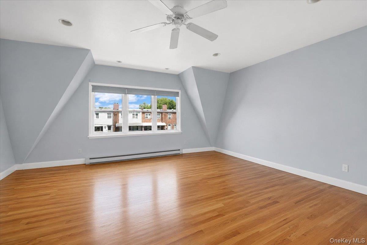 Single Family Calhoun Avenue Bronx, NY 10465, MLS-1028851-11