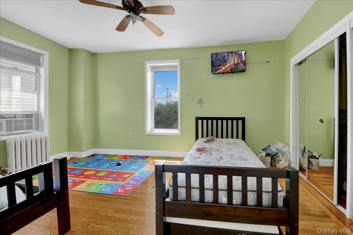 Single Family Calhoun Avenue Bronx, NY 10465, MLS-1028851-13