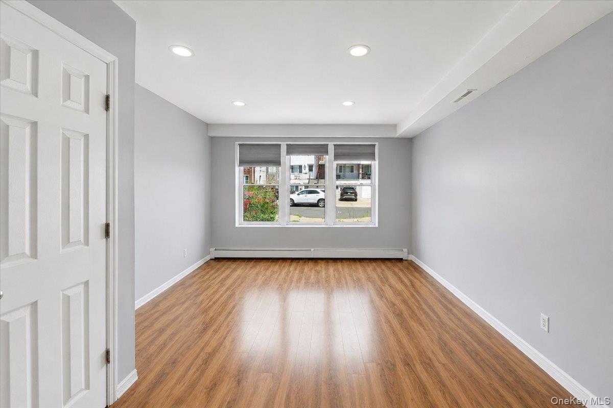 Single Family Calhoun Avenue Bronx, NY 10465, MLS-1028851-14