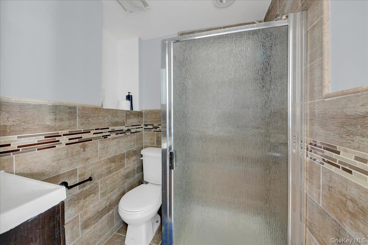 Single Family Calhoun Avenue  Bronx, NY 10465, MLS-1028851-16