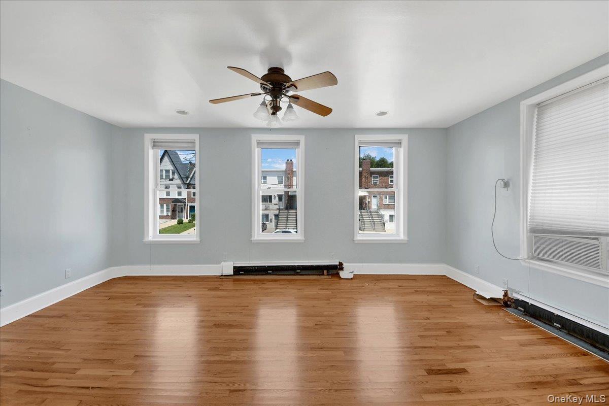Single Family Calhoun Avenue Bronx, NY 10465, MLS-1028851-7