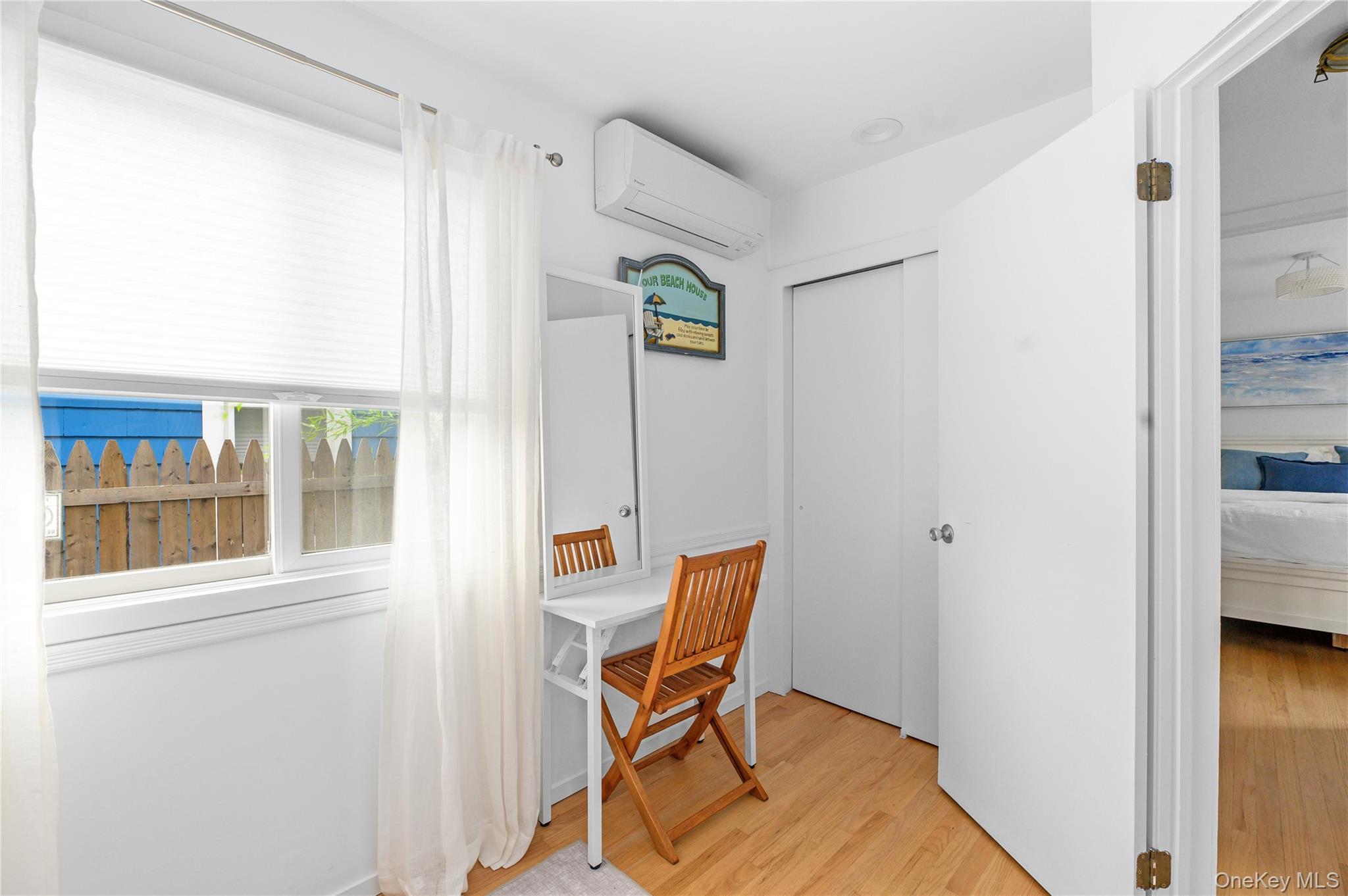 Single Family Bungalow Walk Suffolk County, NY 11770, MLS-1028928-14