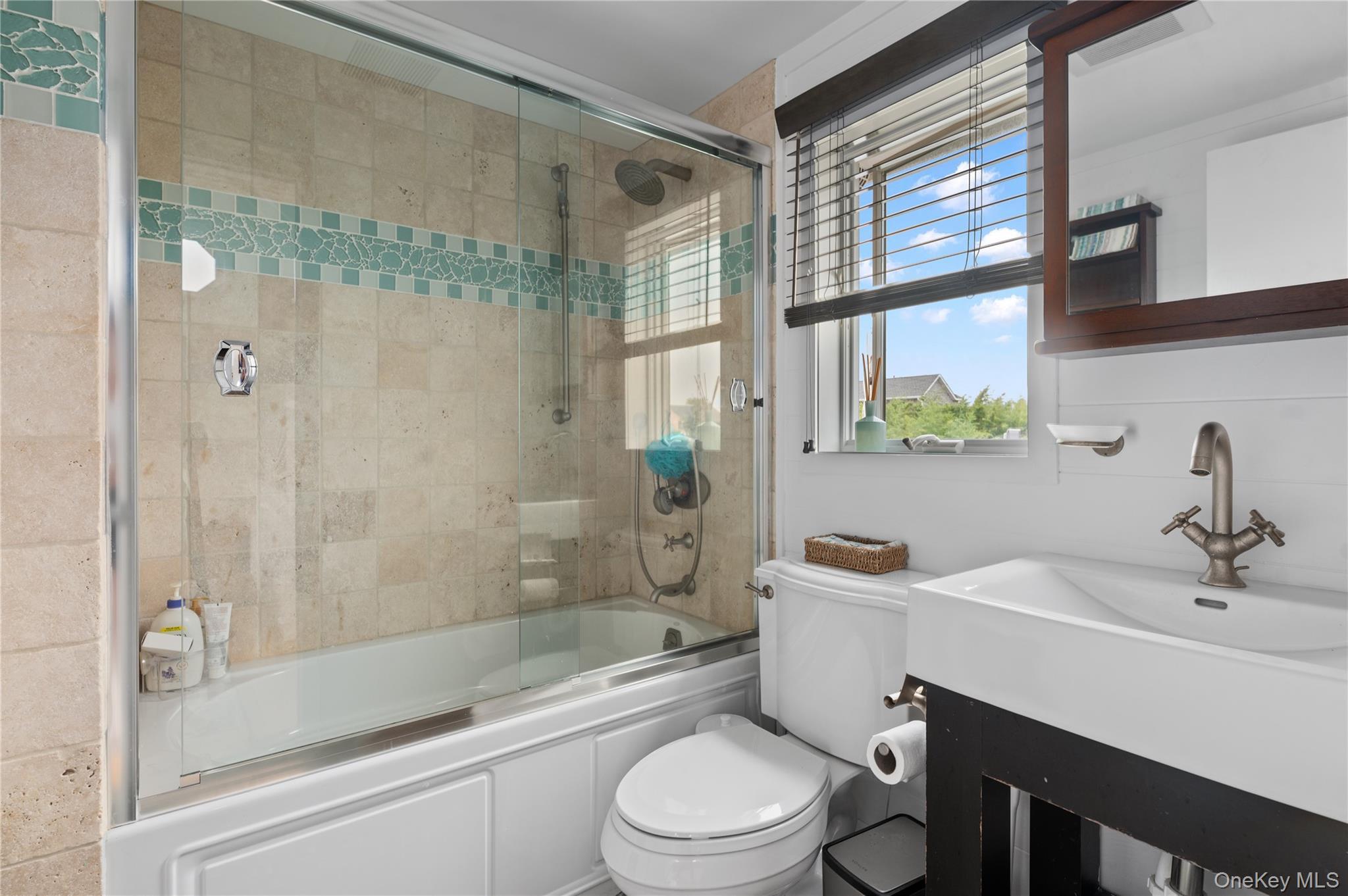 Single Family Bungalow Walk Suffolk County, NY 11770, MLS-1028928-9