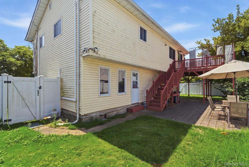 Single Family Meister Boulevard  Nassau County, NY 11520, MLS-1028954-12