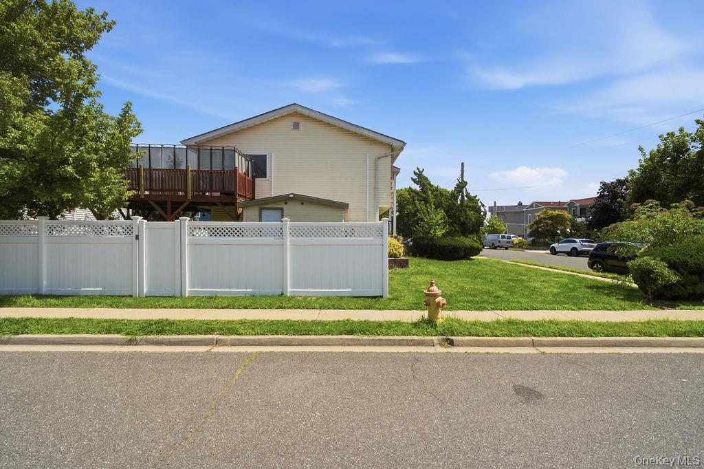 Single Family Meister Boulevard  Nassau County, NY 11520, MLS-1028954-16